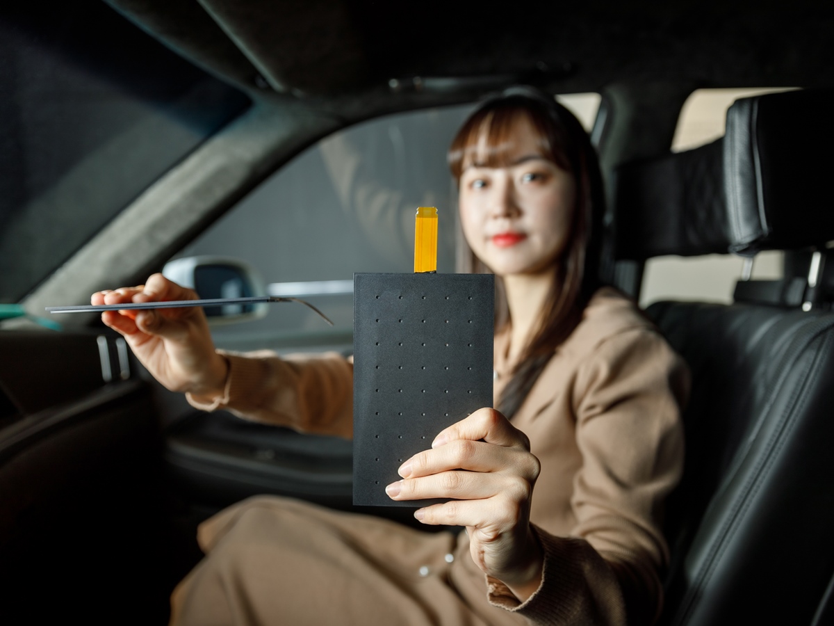 ‘Invisible’ Speakers for Automobiles